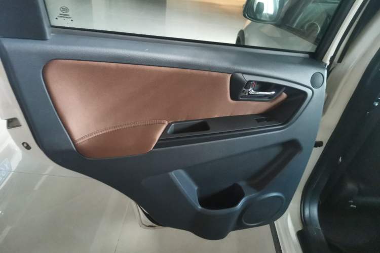 Used Suzuki SX4 2013 1.6L Manual CoolRide Model Interior 8
