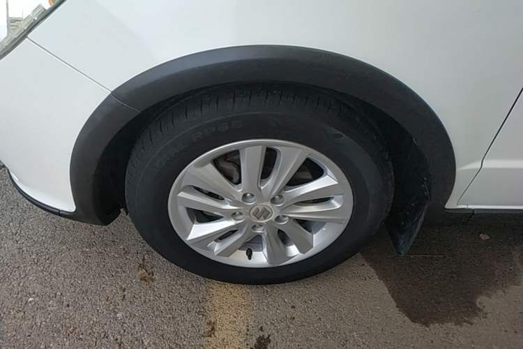 Used Suzuki SX4 2013 1.6L Automatic CoolRide Model Left Front Wheel Hub