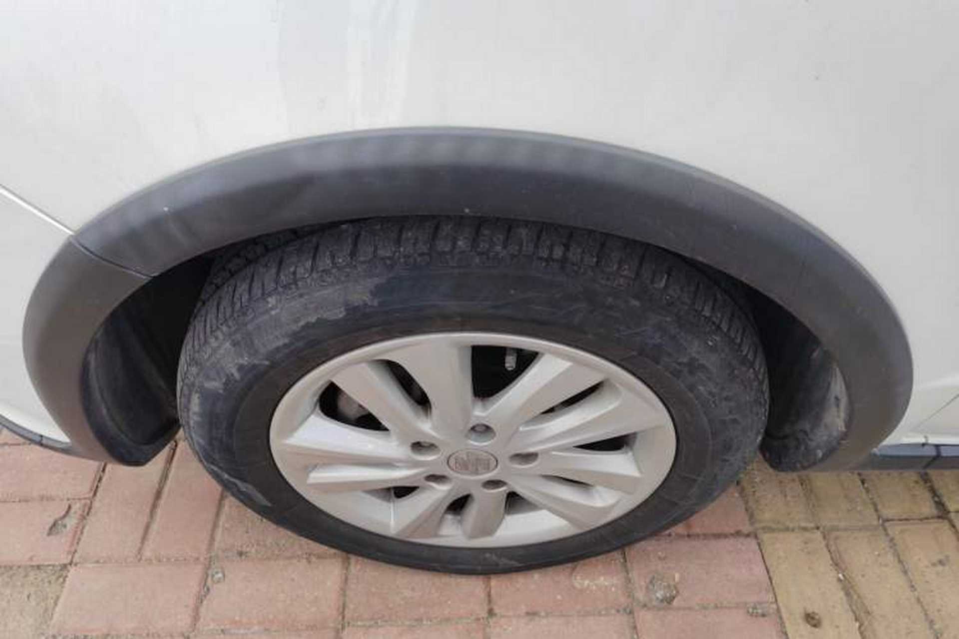 Used Suzuki SX4 2013 1.6L Automatic CoolRide Model Left Front Wheel Hub