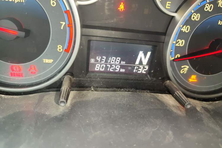 Used Suzuki SX4 2013 1.6L Automatic CoolRide Model Odometer Close Up