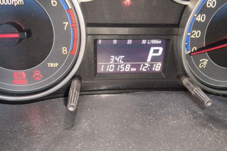 Used Suzuki SX4 2013 Koleos 1.6L Automatic Sport Model Odometer Close Up