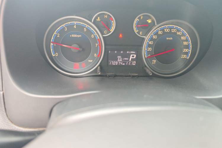 Used Suzuki SX4 2013 Koleos 1.6L Automatic Sport Model Odometer Close Up