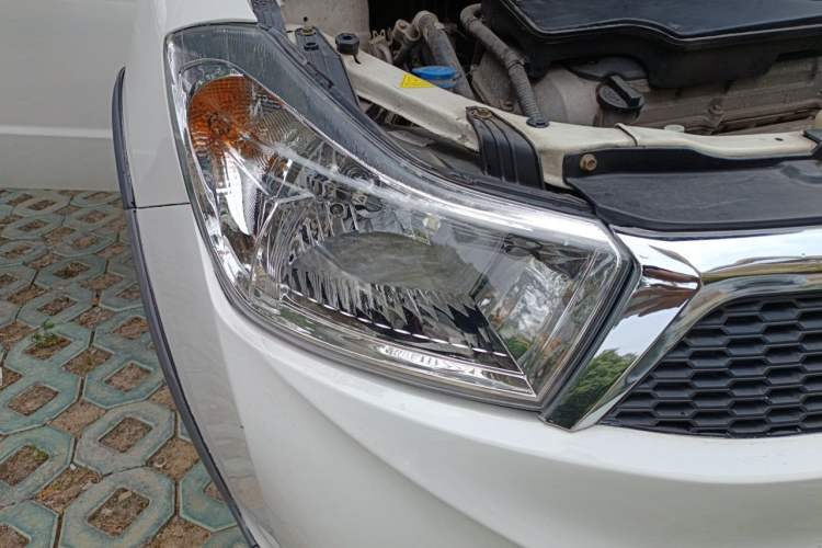 Used Suzuki SX4 2013 1.6L Manual CoolRide Model Right Front Headlight