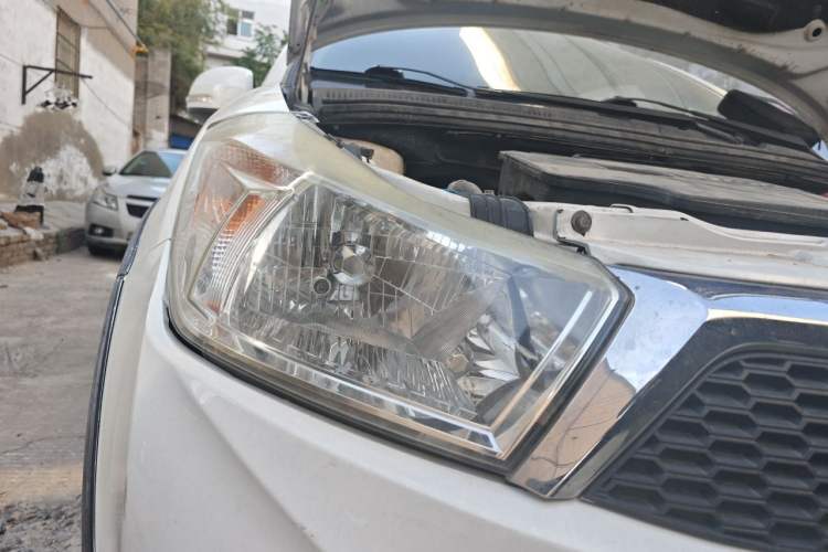 Used Suzuki SX4 2013 1.6L Manual CoolRide Model Right Front Headlight