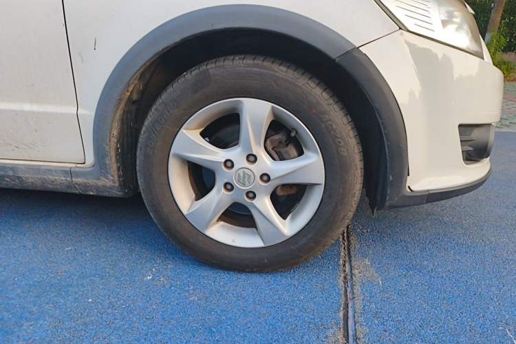 Used Suzuki SX4 2013 1.6L Automatic CoolRide Model Right Front Wheel Hub