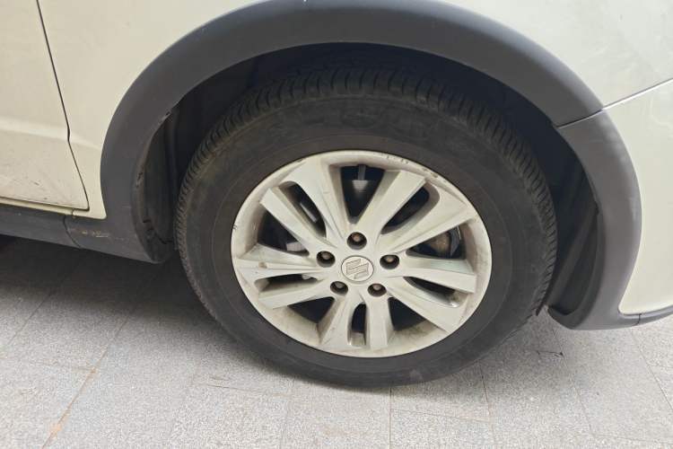 Used Suzuki SX4 2013 1.6L Automatic CoolRide Model Right Front Wheel Hub