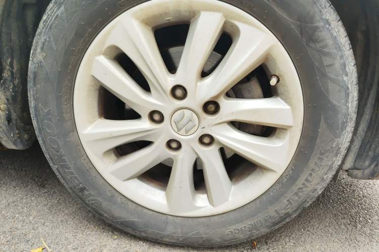 Used Suzuki SX4 2013 1.6L Automatic CoolRide Model Right Front Wheel Hub