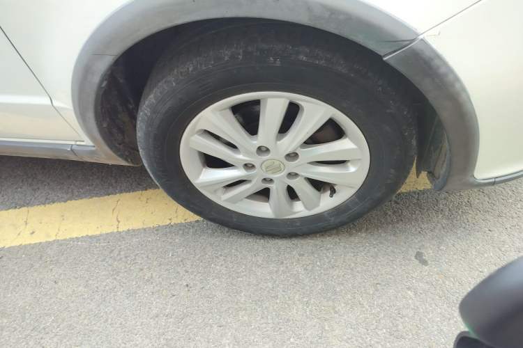 Used Suzuki SX4 2013 1.6L Automatic CoolRide Model Right Front Wheel Hub