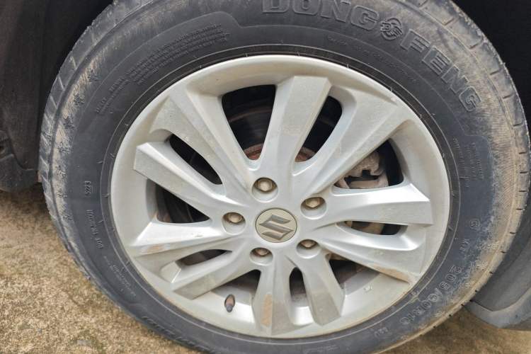 Used Suzuki SX4 2013 Koleos 1.6L Automatic Sport Model Right Front Wheel Hub