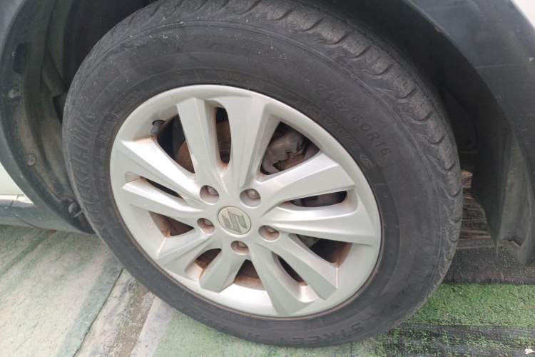 Used Suzuki SX4 2013 1.6L Automatic CoolRide Model Right Front Wheel Hub