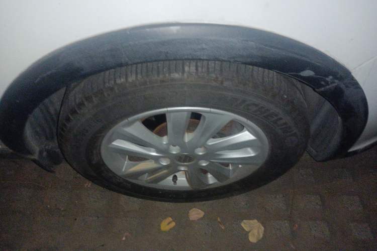 Used Suzuki SX4 2013 1.6L Automatic CoolRide Model Right Front Wheel Hub