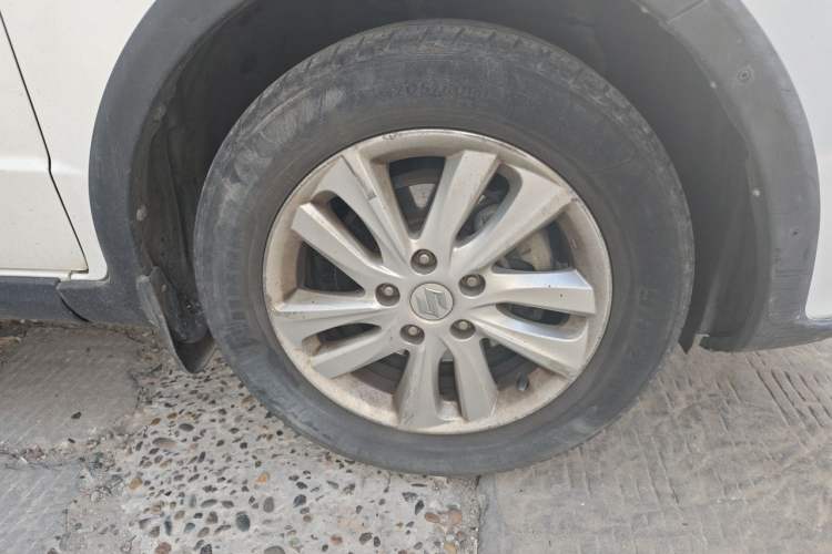 Used Suzuki SX4 2013 1.6L Manual CoolRide Model Right Front Wheel Hub