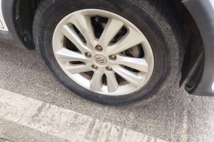 Used Suzuki SX4 2013 Koleos 1.6L Automatic Sport Model Right Front Wheel Hub