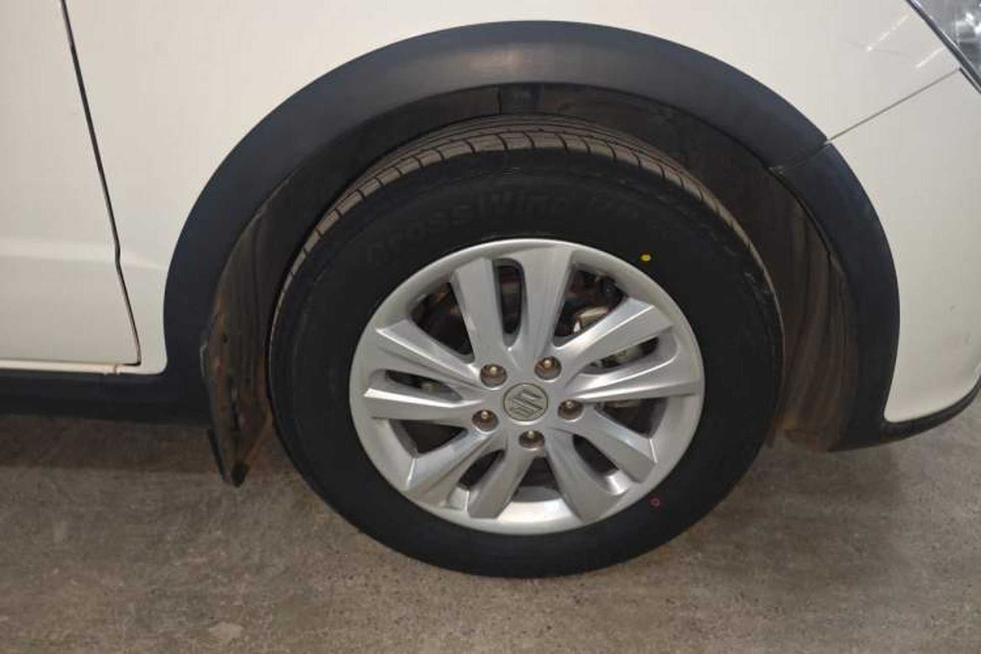 Used Suzuki SX4 2013 1.6L Manual CoolRide Model Right Front Wheel Hub