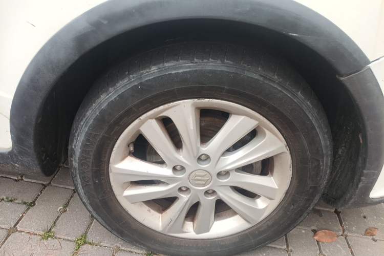Used Suzuki SX4 2013 1.6L Manual CoolRide Model Right Front Wheel Hub