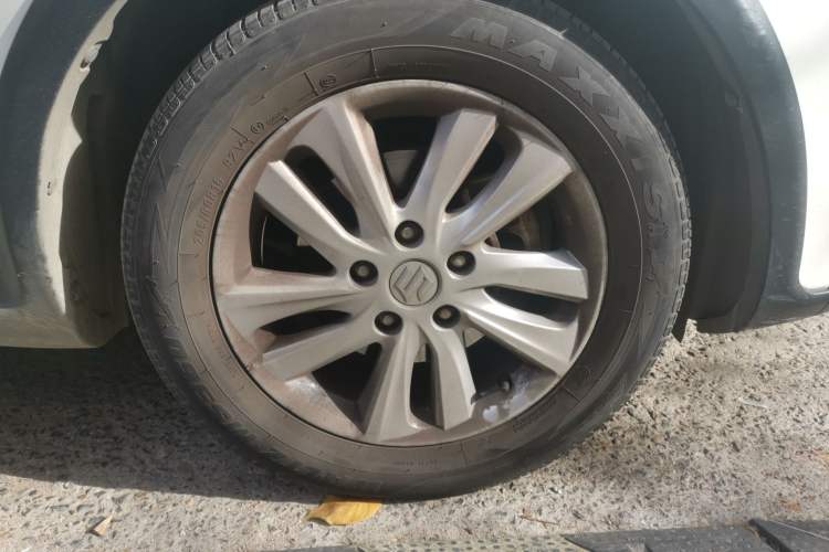 Used Suzuki SX4 2013 1.6L Automatic CoolRide Model Right Front Wheel Hub
