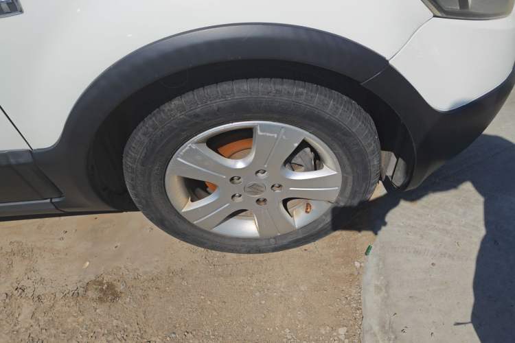Used Suzuki SX4 2013 Koleos 1.6L Manual Sport Version Right Front Wheel Hub