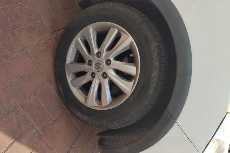 Used Suzuki SX4 2013 1.6L Automatic CoolRide Model Right Front Wheel Hub