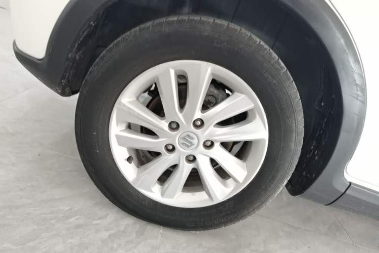 Used Suzuki SX4 2013 1.6L Manual CoolRide Model Right Rear Wheel Hub