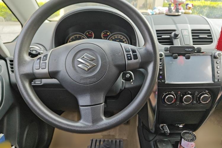 Used Suzuki SX4 2013 1.6L Automatic CoolRide Model Steering Wheel