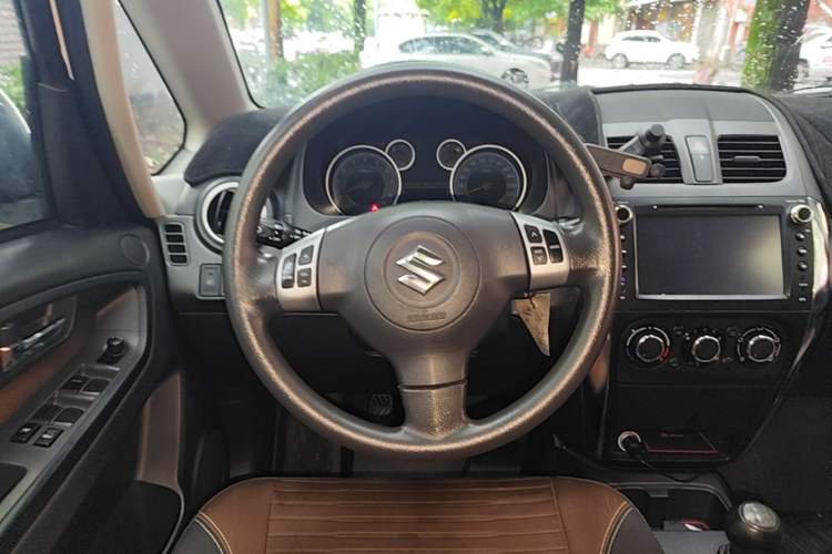 Used Suzuki SX4 2013 1.6L Manual CoolRide Model Steering Wheel