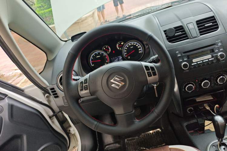 Used Suzuki SX4 2013 1.6L Automatic CoolRide Model Steering Wheel