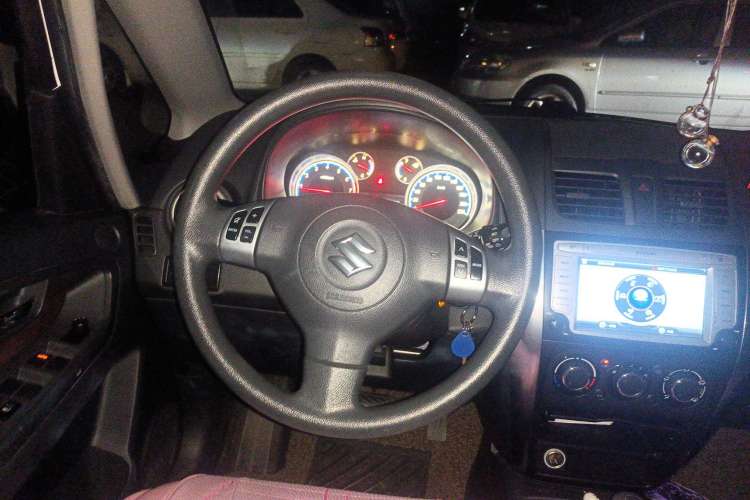 Used Suzuki SX4 2013 1.6L Automatic CoolRide Model Steering Wheel