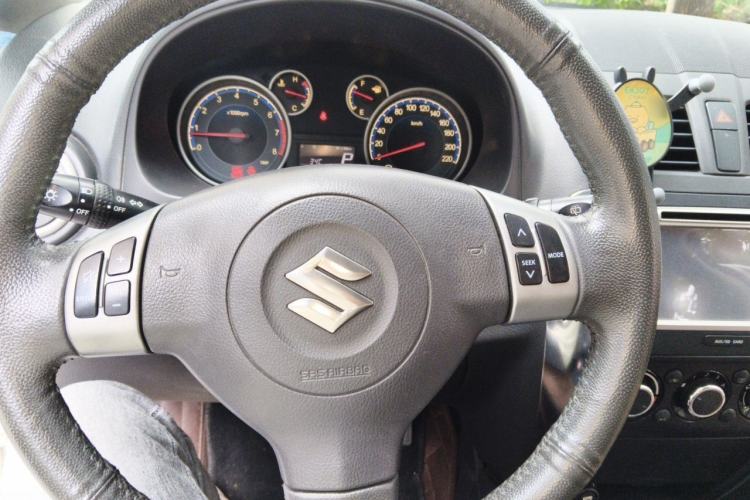 Used Suzuki SX4 2013 Koleos 1.6L Automatic Sport Model Steering Wheel