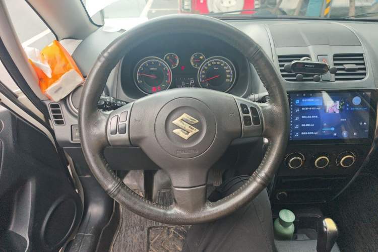 Used Suzuki SX4 2013 Koleos 1.6L Automatic Sport Model Steering Wheel