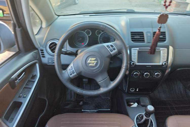 Used Suzuki SX4 2013 Koleos 1.6L Manual Sport Version Steering Wheel