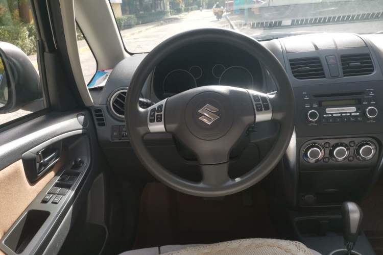 Used Suzuki SX4 2013 1.6L Automatic CoolRide Model Steering Wheel