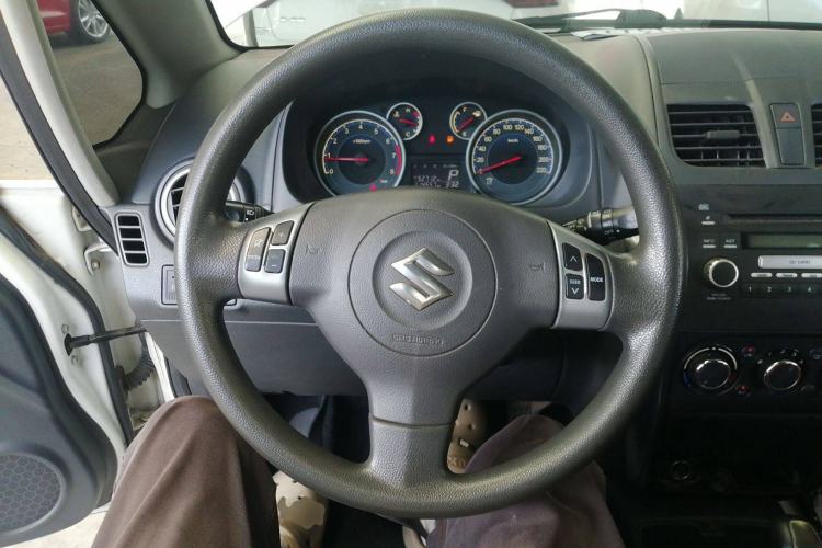 Used Suzuki SX4 2013 1.6L Automatic CoolRide Model Steering Wheel