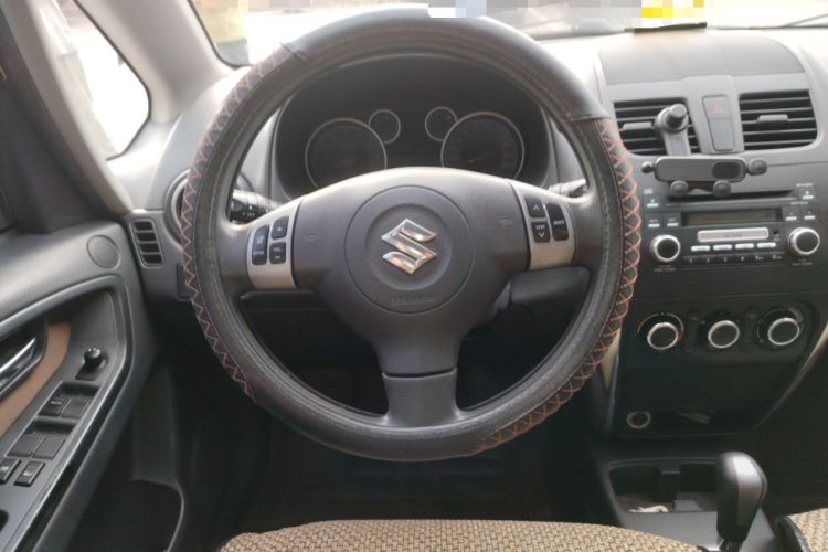 Used Suzuki SX4 2013 1.6L Automatic CoolRide Model Steering Wheel