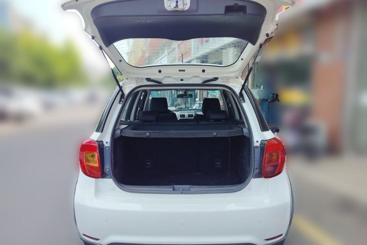Used Suzuki SX4 2013 1.6L Automatic CoolRide Model Trunk