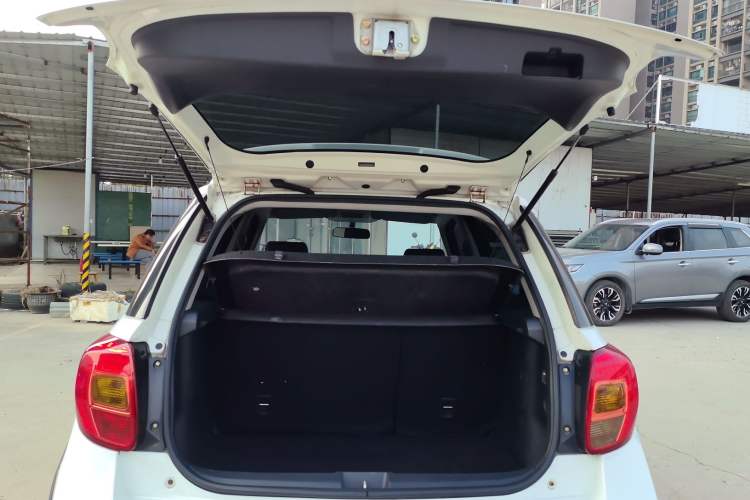 Used Suzuki SX4 2013 1.6L Manual CoolRide Model Trunk