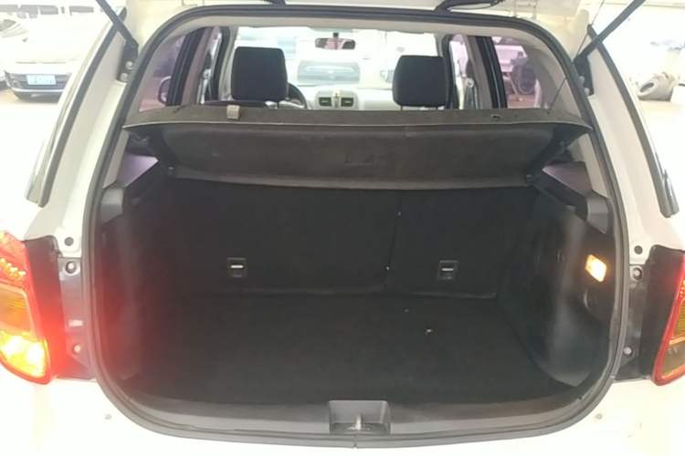 Used Suzuki SX4 2013 1.6L Automatic CoolRide Model Trunk