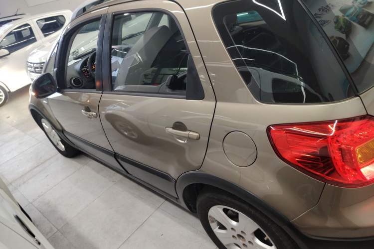 Used Suzuki SX4 2013 Koleos 1.6L Automatic Sport Model Left Side