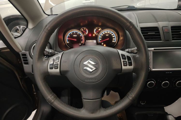 Used Suzuki SX4 2013 Koleos 1.6L Automatic Sport Model Steering Wheel