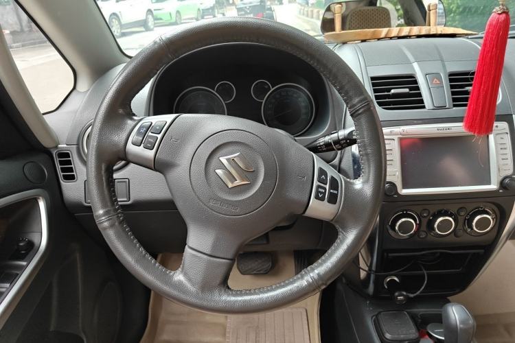 Used Suzuki SX4 2013 Koleos 1.6L Automatic 20th Anniversary 3G Smart Edition Steering Wheel