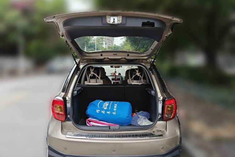 Used Suzuki SX4 2013 Koleos 1.6L Automatic 20th Anniversary 3G Smart Edition Trunk