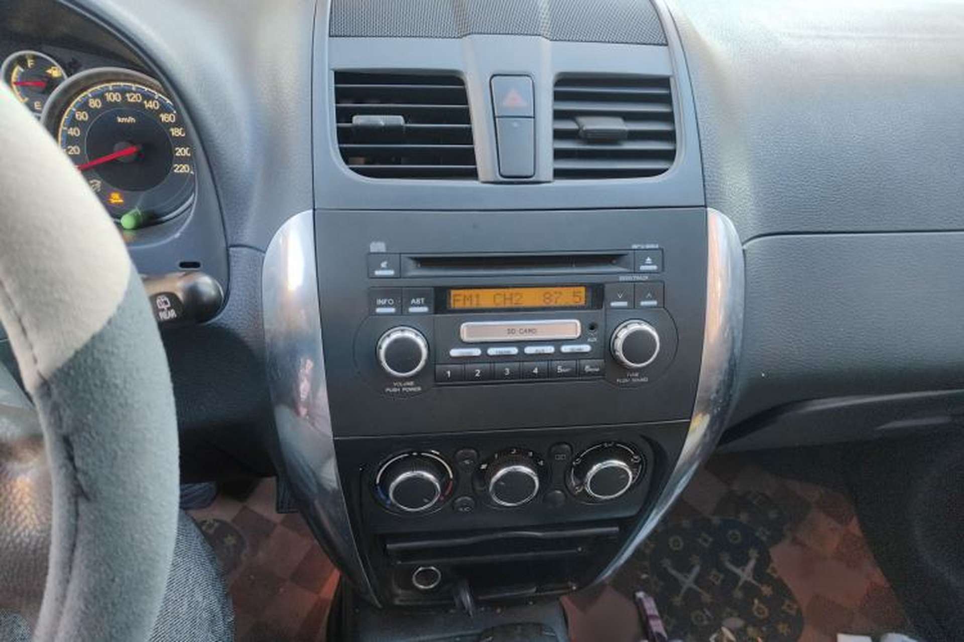 Used Suzuki SX4 2016 1.6L Automatic Classic Edition Audio And AC Panel