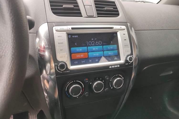 Used Suzuki SX4 2016 1.6L Automatic Classic Edition Audio And AC Panel
