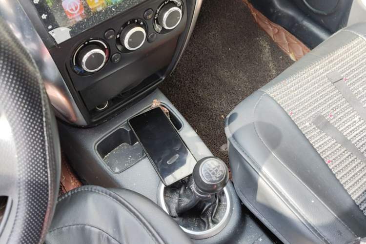 Used Suzuki SX4 2016 1.6L Manual Classic Edition Gear Lever