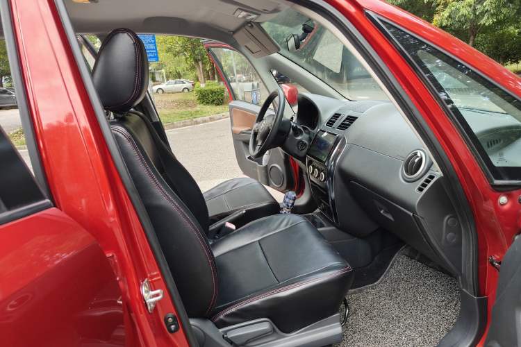 Used Suzuki SX4 2016 1.6L Automatic Classic Edition Interior 6
