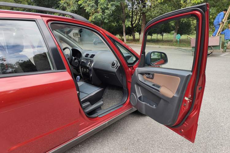 Used Suzuki SX4 2016 1.6L Automatic Classic Edition Interior 7