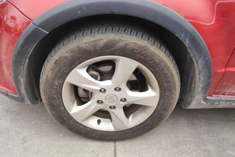 Used Suzuki SX4 2016 1.6L Automatic Classic Edition Left Front Wheel Hub