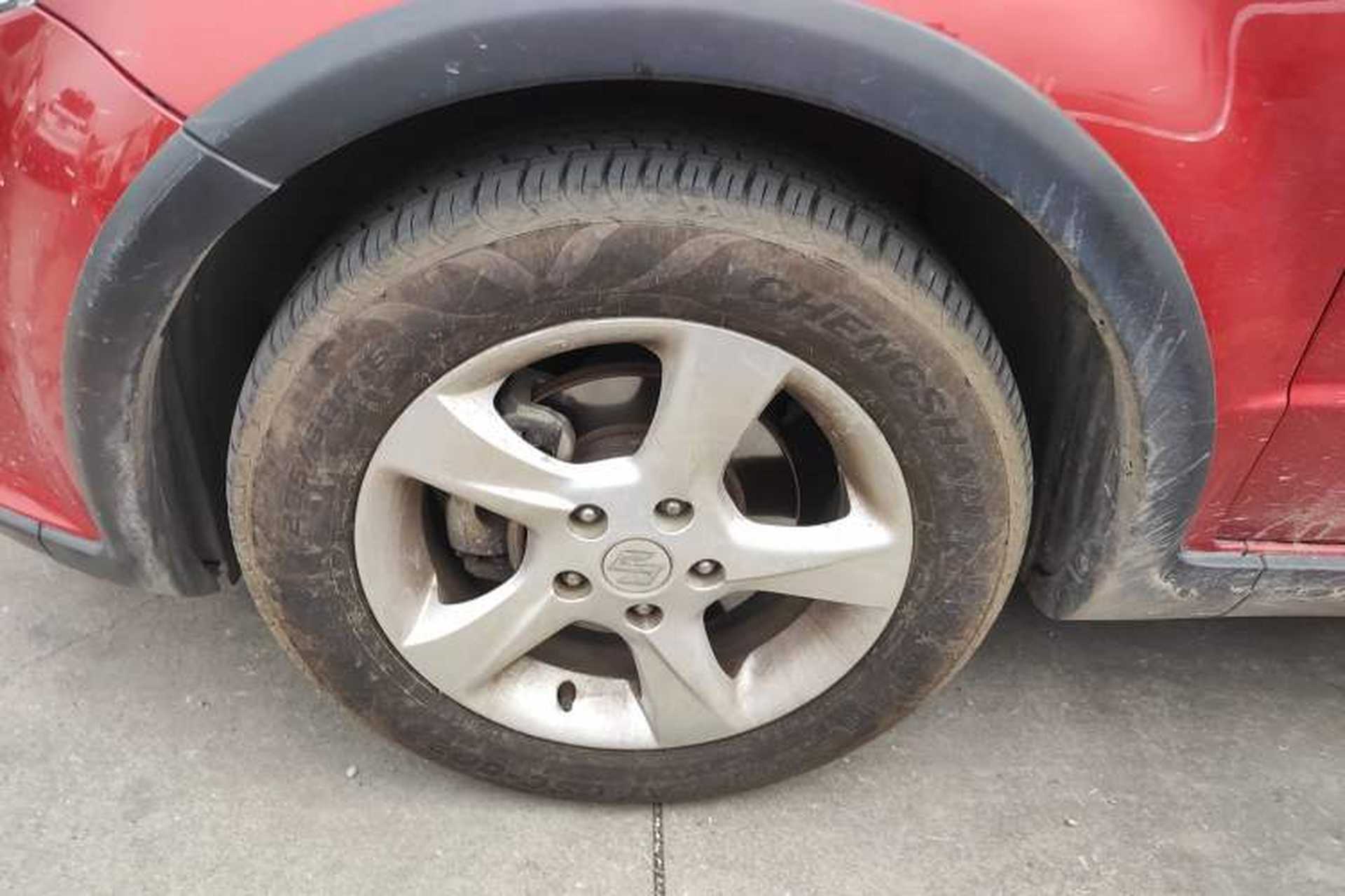 Used Suzuki SX4 2016 1.6L Automatic Classic Edition Left Front Wheel Hub