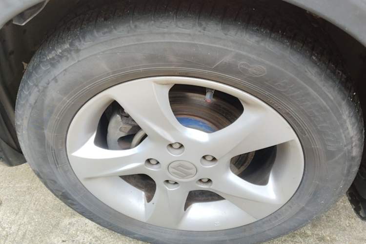 Used Suzuki SX4 2016 1.6L Manual Classic Edition Left Front Wheel Hub