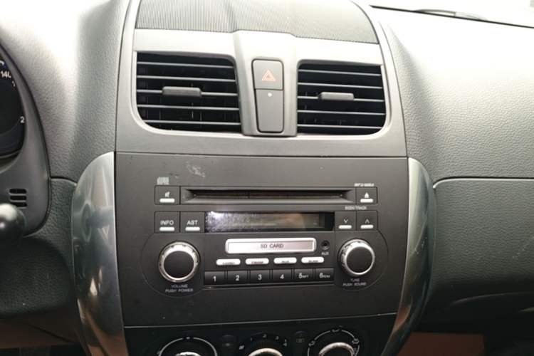 Used Suzuki SX4 2016 1.6L Manual Classic Edition Audio And AC Panel