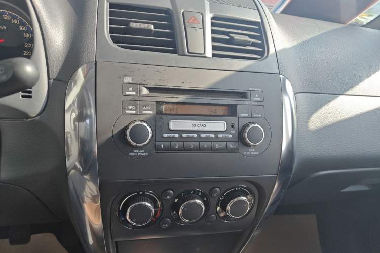 Used Suzuki SX4 2016 1.6L Manual Classic Edition Audio And AC Panel